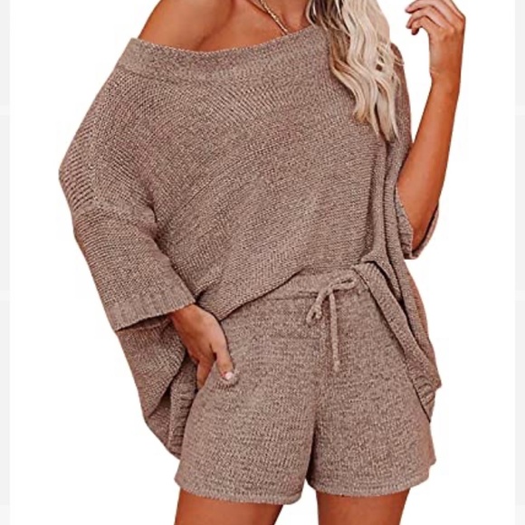 Sweaters - NEW 2 piece sweater set. Off the shoulder knot top and shorts
